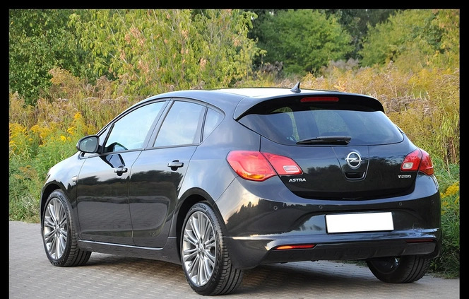 Opel Astra cena 37500 przebieg: 139000, rok produkcji 2014 z Siedlce małe 631